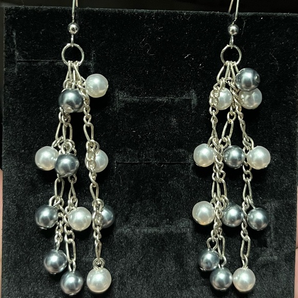 Dangle faux pearl earrings - Picture 1 of 1